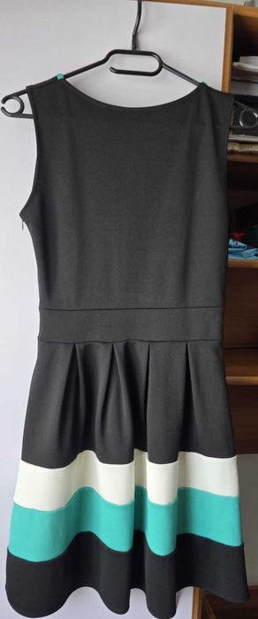 Vând rochiță mărimea 38