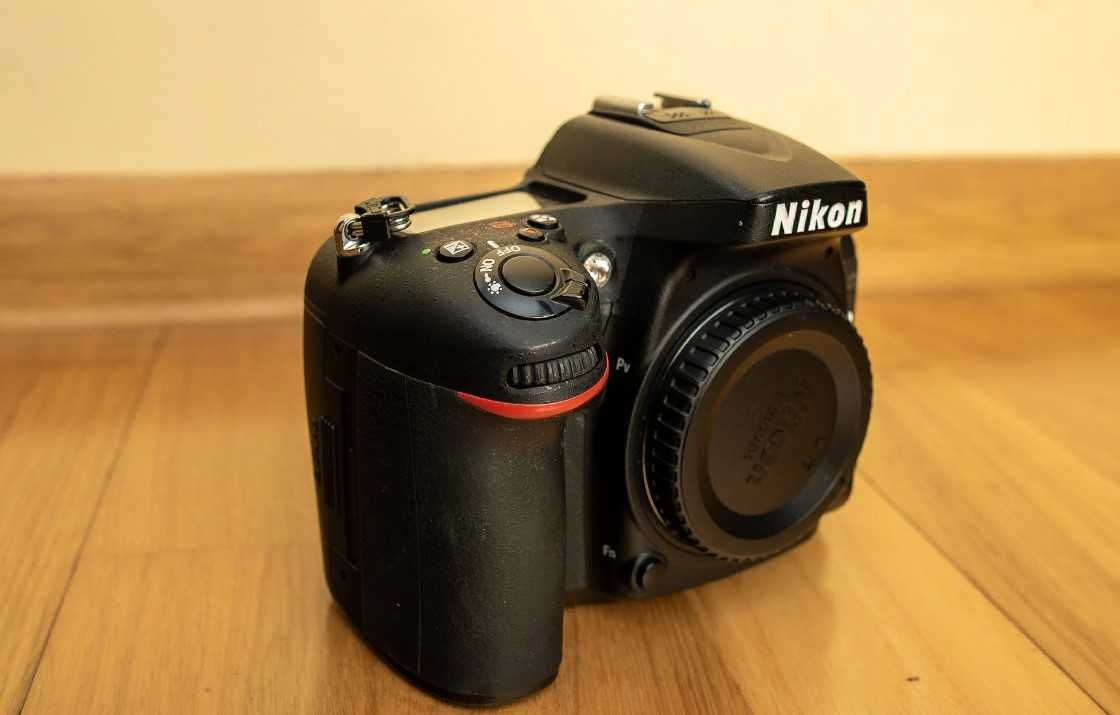 Nikon D7100 - BODY - DSLR - 103.000 de cadre