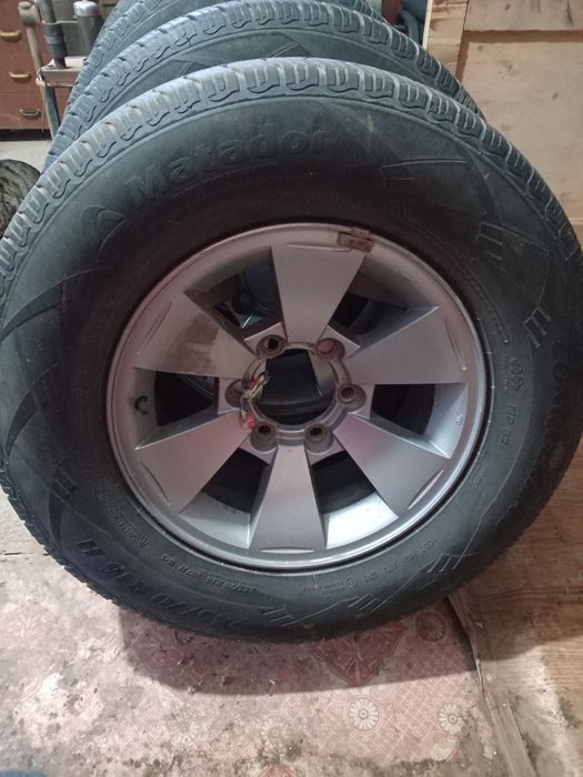 Продам комплект дисков с резиной