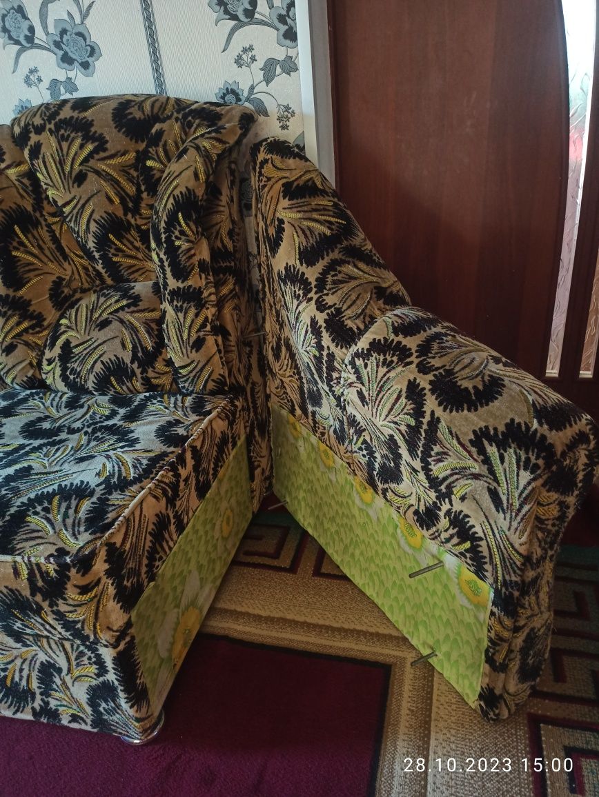 Продам 2 крепких, удобных кресла (15000 за два)