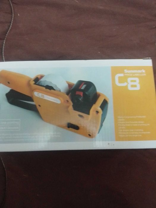 Касов апарат и уред за лепене на етикети