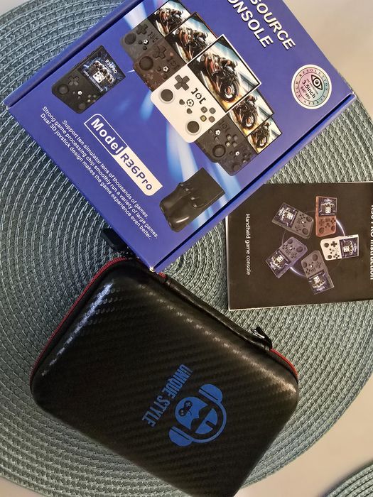 Consola multi-platform jocuri R36Pro