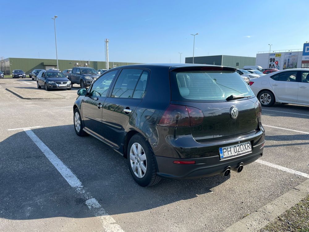 Vând Golf 5 2.0tdi