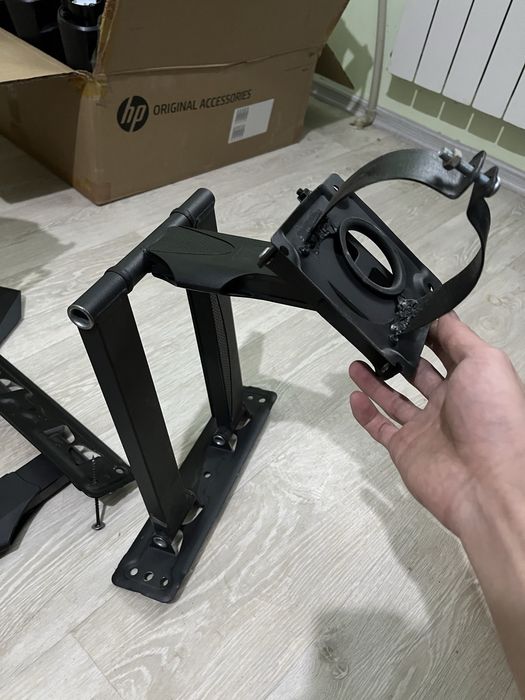 Кронштейн настенный для мониторов 2000тг