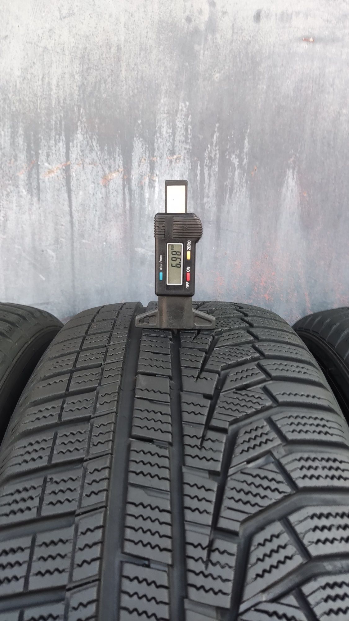 4бр. зимни гуми 225/60/17 Hankook Winter I*Cept Evo 2, SUV, M+S
dot492