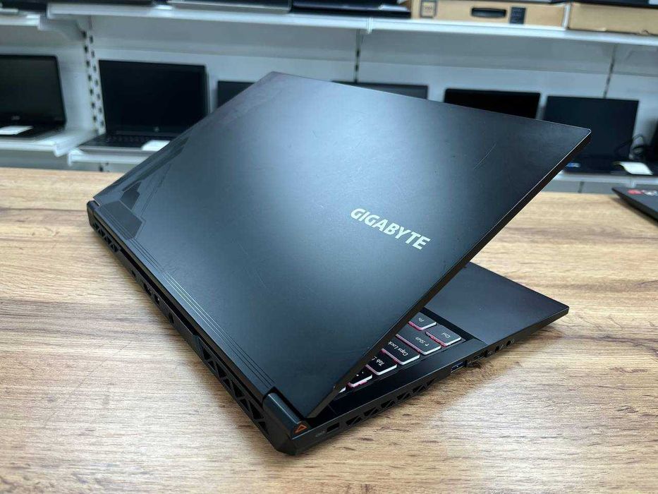 RTX 4060-8gb THUNDEROBOT g5 Core i5-12/ОЗУ 16/SSD 512 Игровой Мощный