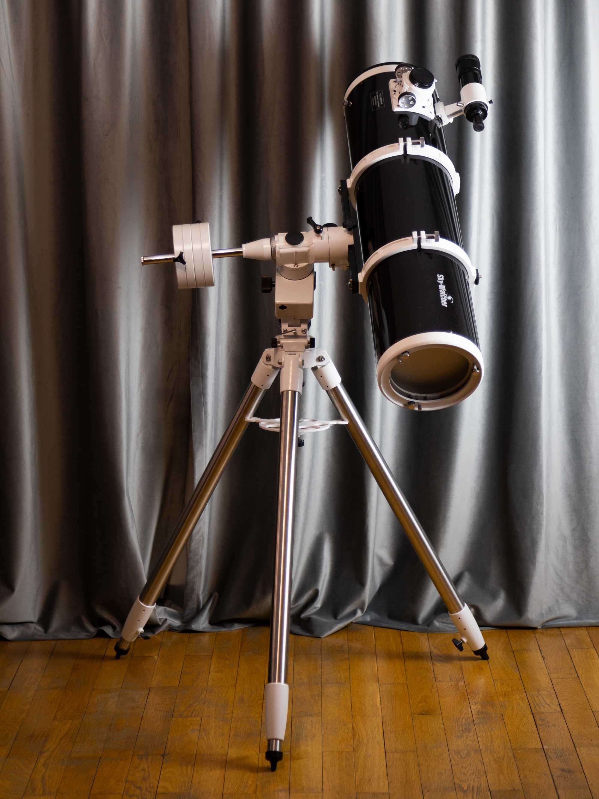 Telescop Newton SkyWatcher 203/1000 NEQ5 + geanta + adaptoare