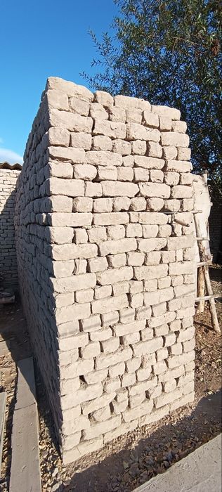 Жайдан шыккан керпич сатылады.