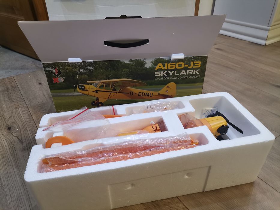 Avion cu telecomandă A160-J3 SKYLARK