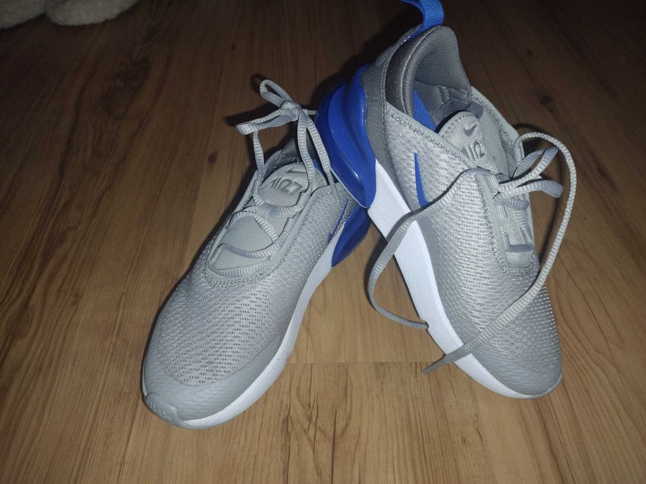 Adidasi Nike 270