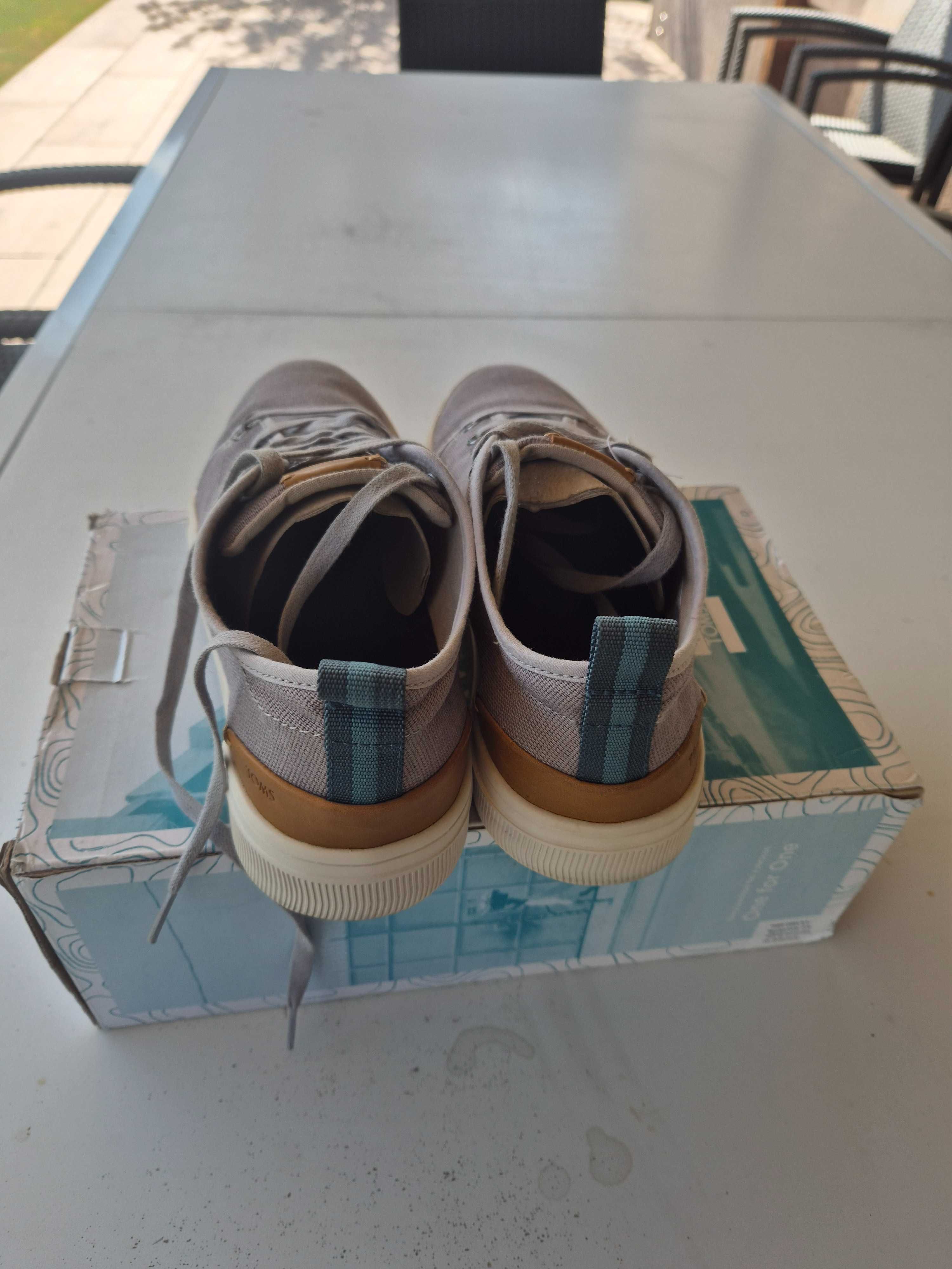 Продавам мъжки гуменки TOMS TRVL LITE, номер 41