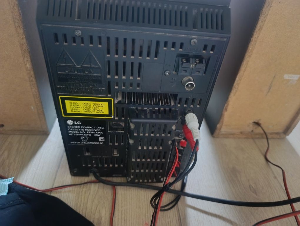 Muzikalniy sentr LG sotiladi xolati yaxshi