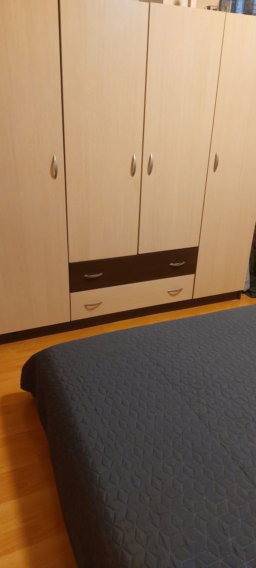 Продавам Спален комплект ,много запазен