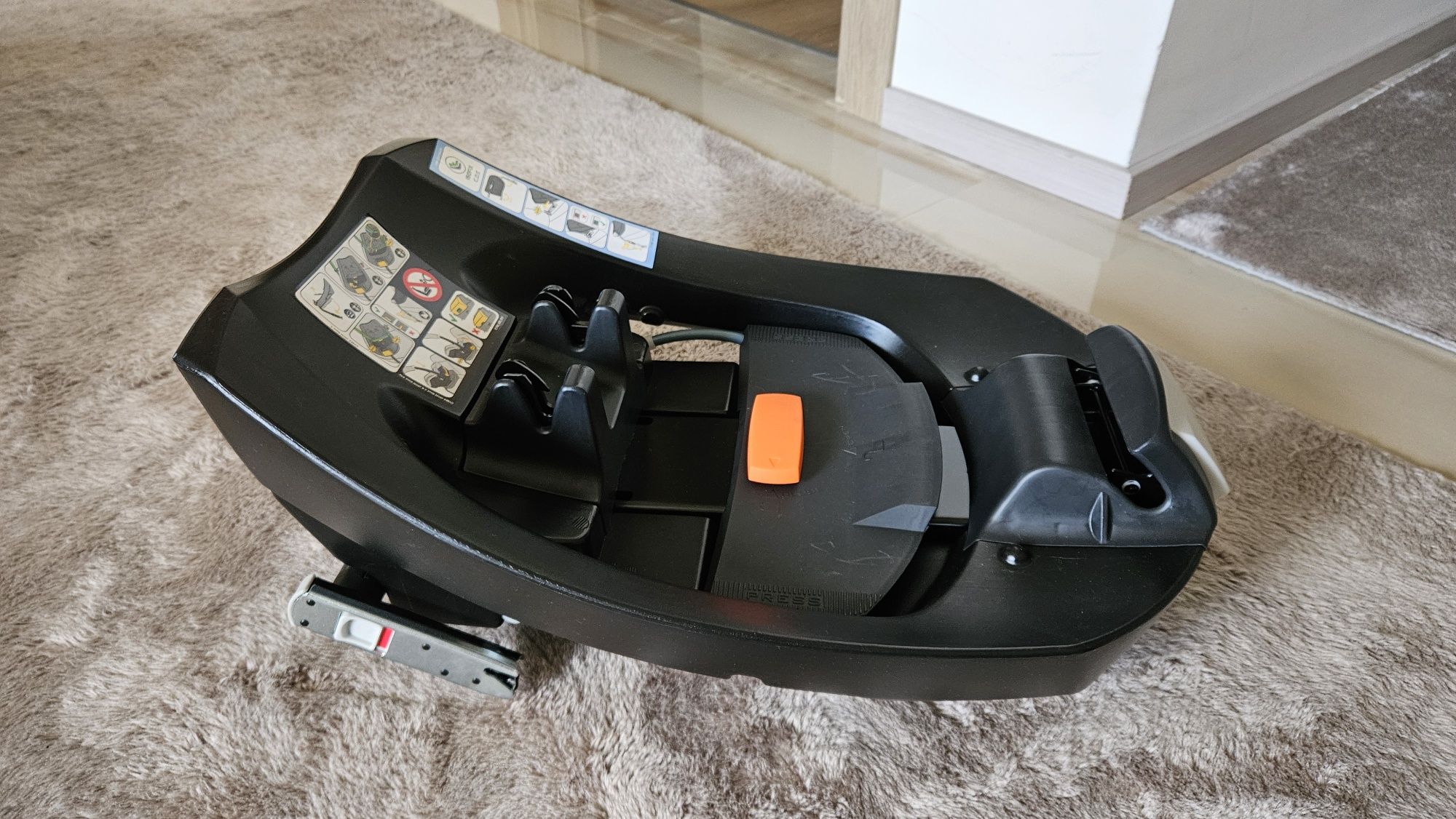 Столче за кола Cybex Aton 5 с  база  Aton Base 2 fix