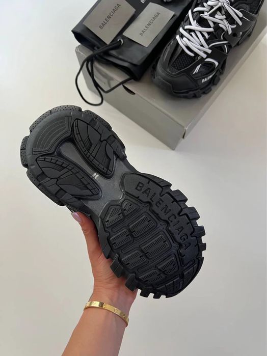 Balenciaga track