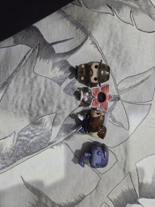 Хоппер,Демагорган, связанные робин и Стив, робин из изнанки