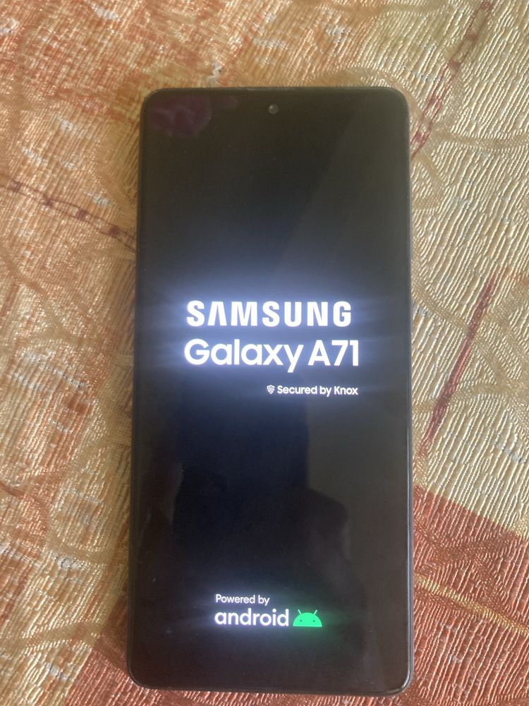 продавам samsung galaxy A71