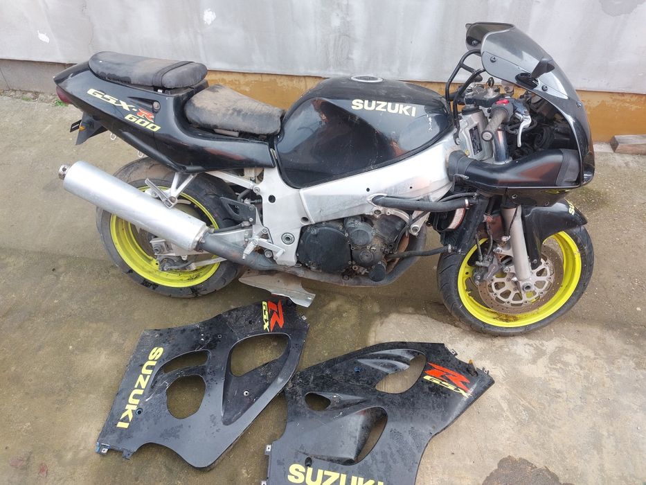 Dezmembrez suzuki gsxr 600