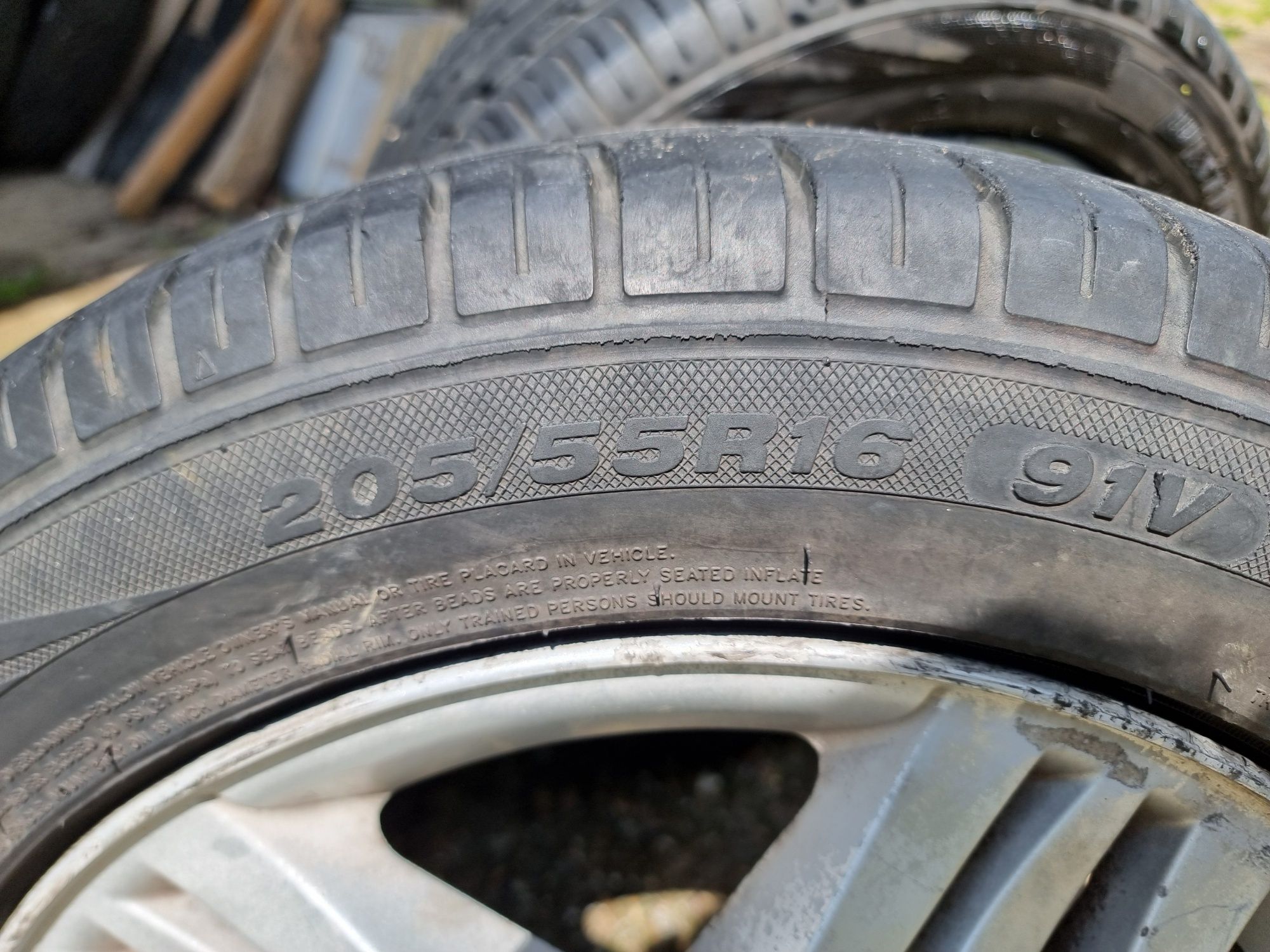Джанти 16"с летни гуми 205/55/16,от рено меган.