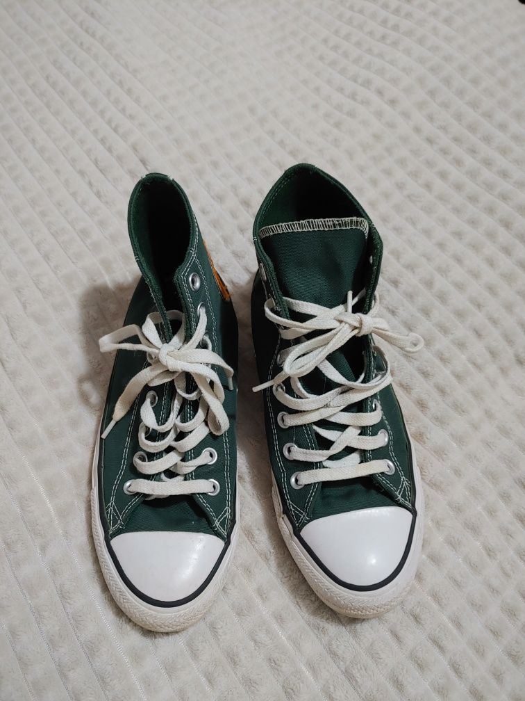 Кецове Converse.