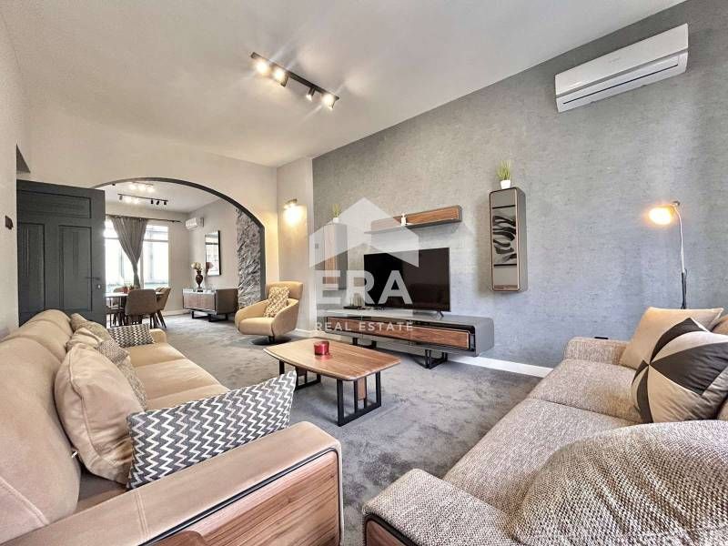 Дава се под наем Тристаен апартамент в София, Център - 110 кв.м за 2000 € - Снимка #3