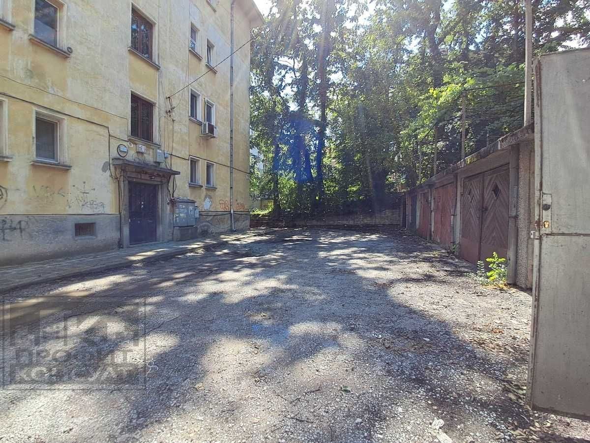 Гараж под наем на ул. Никола Габровски