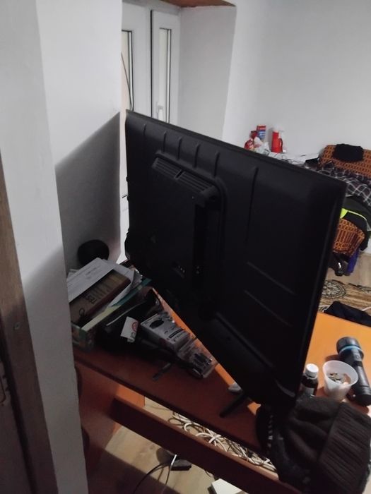 Vând televizor hisense 4k