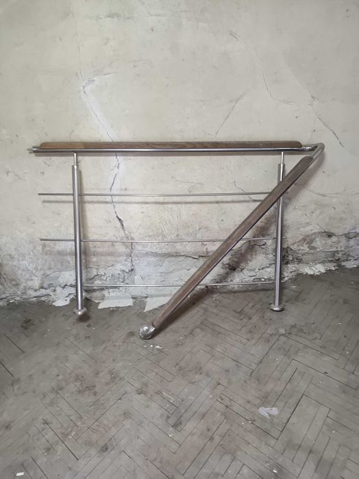 Balustrada inox, dubla (parter-etaj), cu mana curenta din stejar