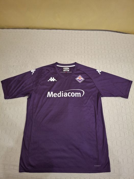 Футболен екип на FIORENTINA