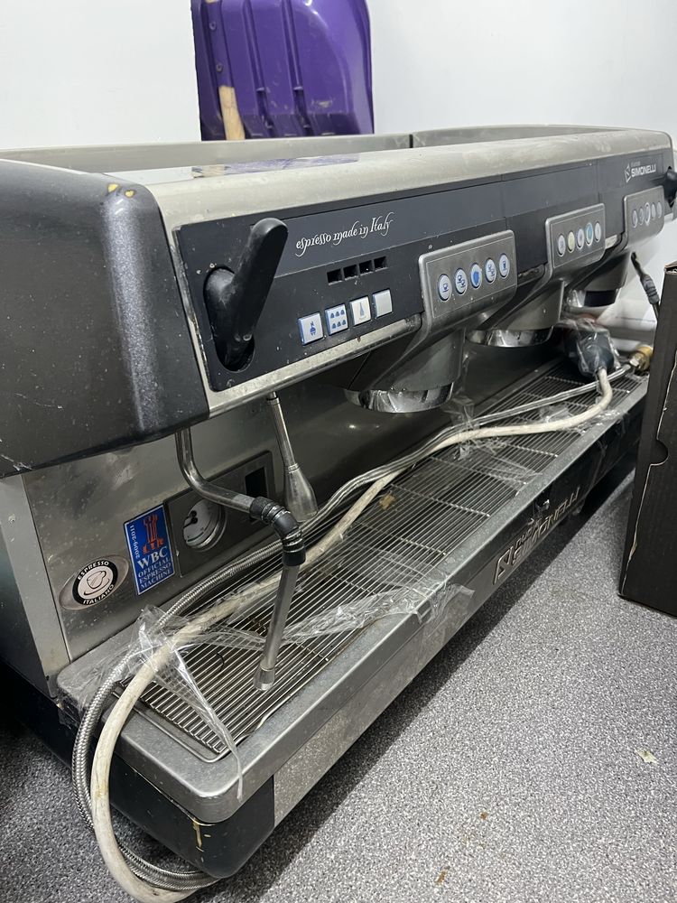 Кофе машинка Simonelli
