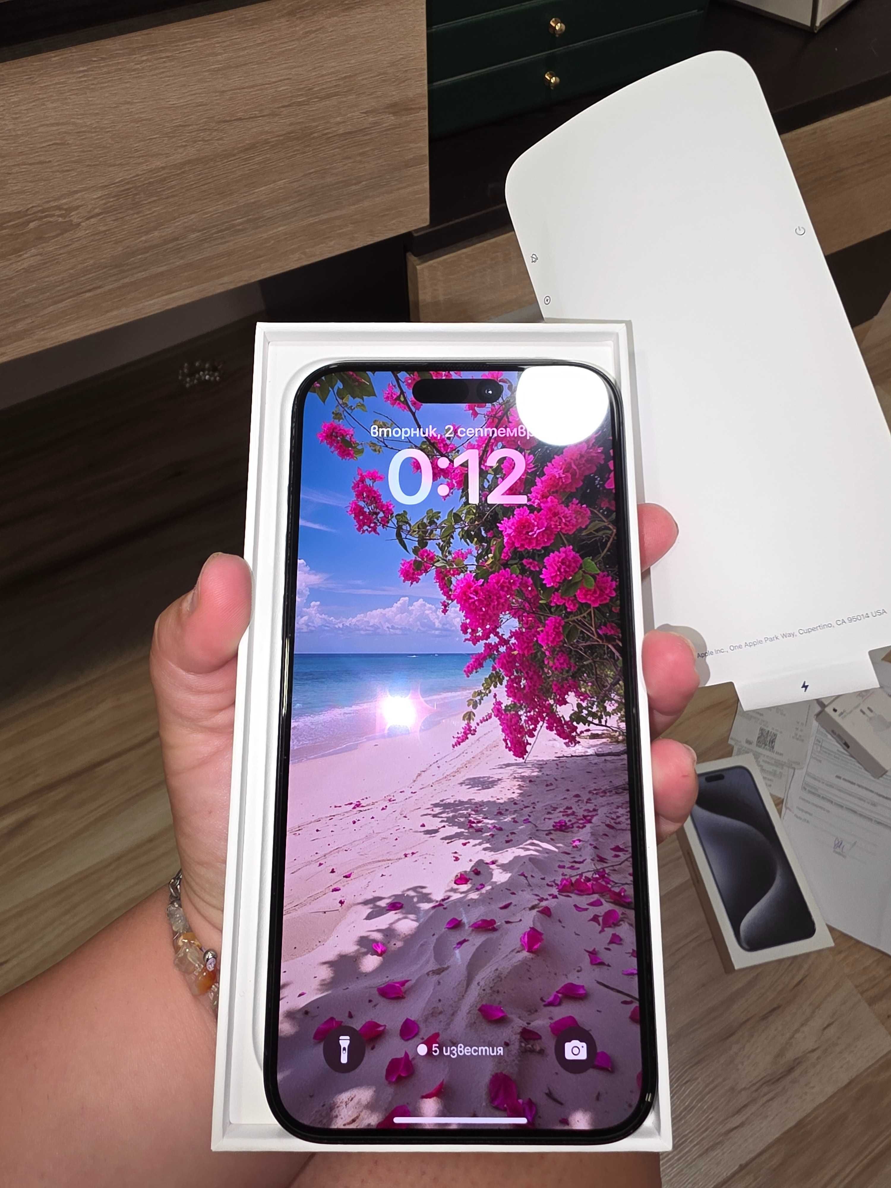 iPhone 15 pro max 256GB + аксесоари+ оригинално зарядно