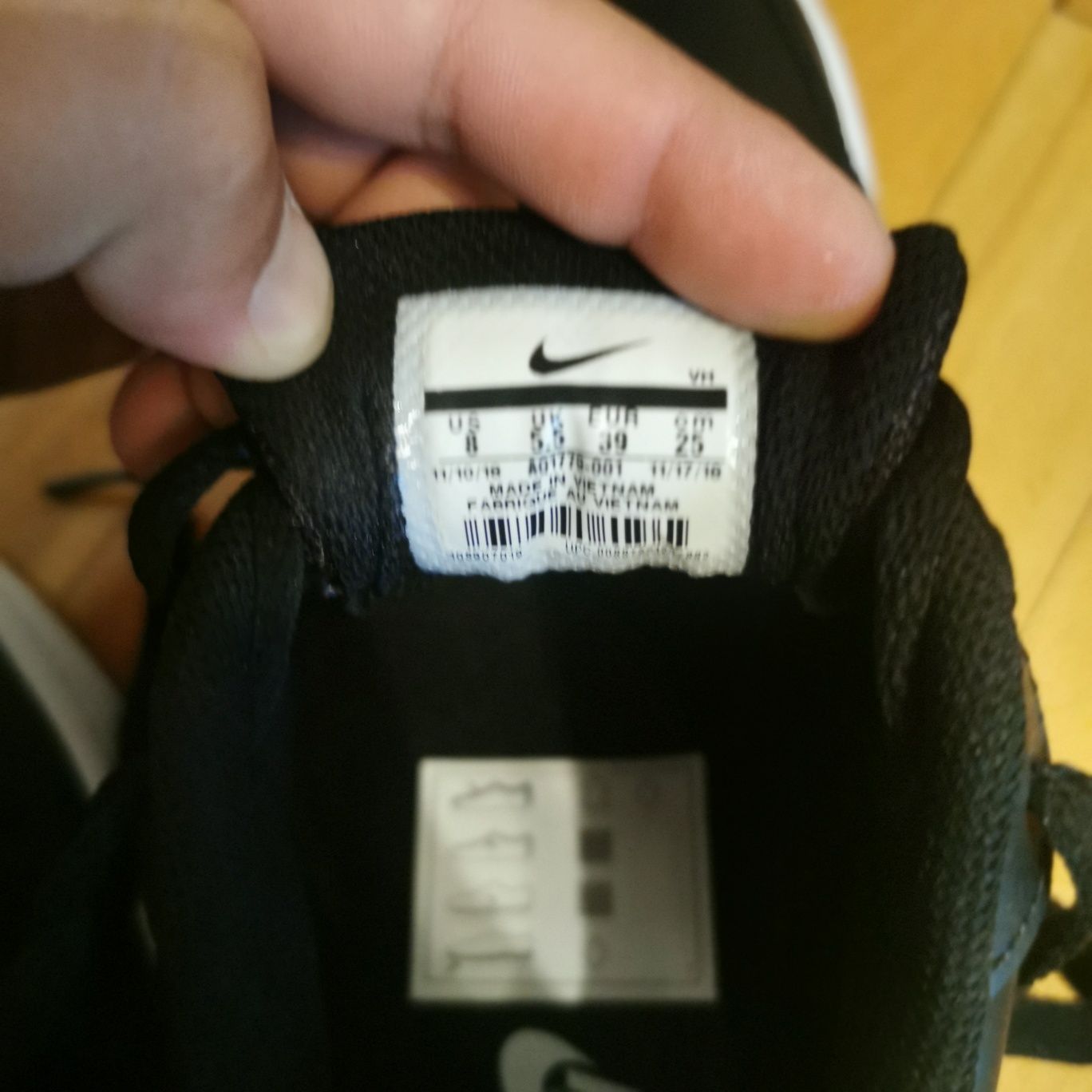 Adidași Nike mărimea 39