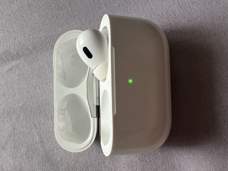 Vand casca dreapta apple pro 2