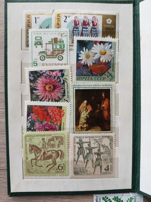 Колекция от 106 пощеснки марки СССР и БГ в класьор