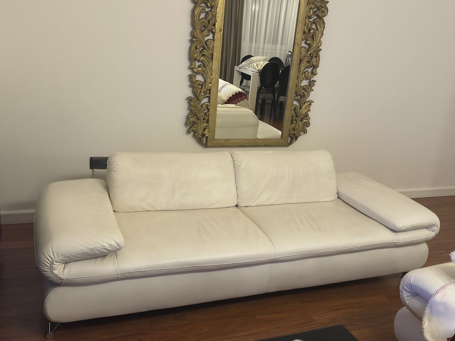 Canapele din piele naturala