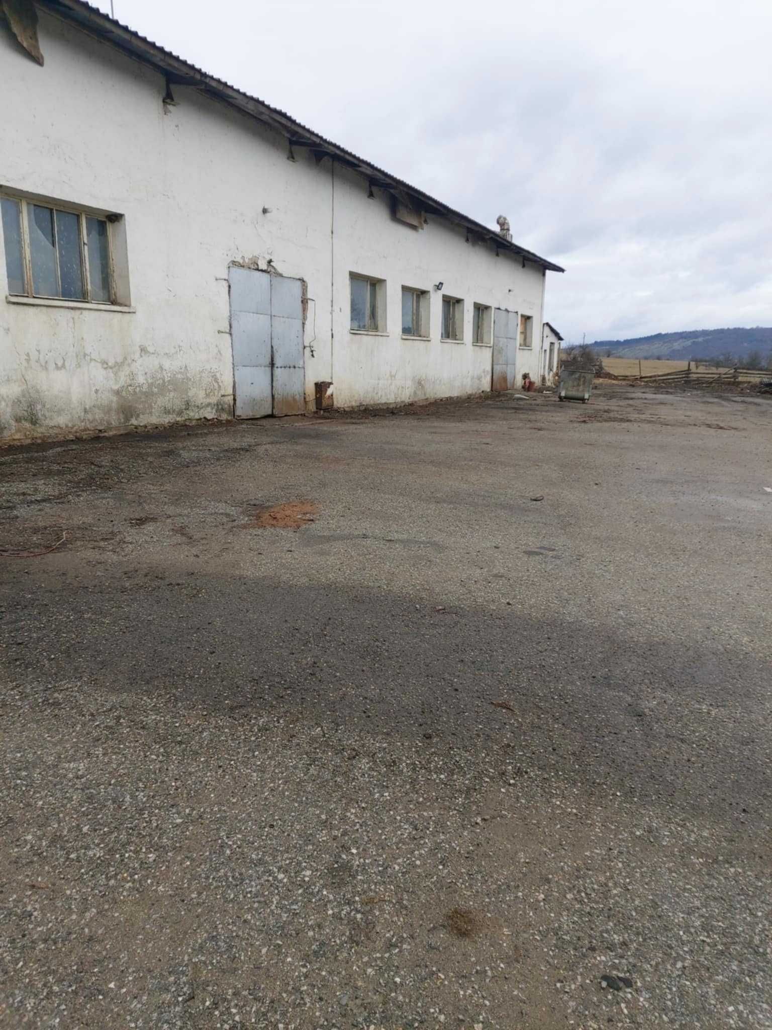 Давам под наем цех и гатер