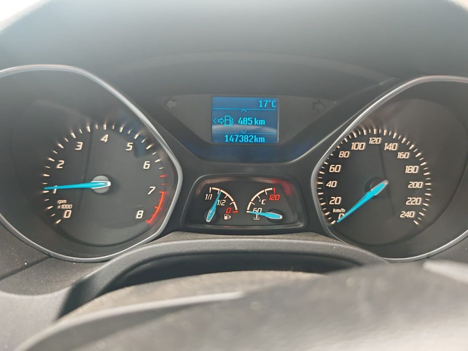 Vând urgent Ford focus 2013, benzină motor 1.0, 120 Cp