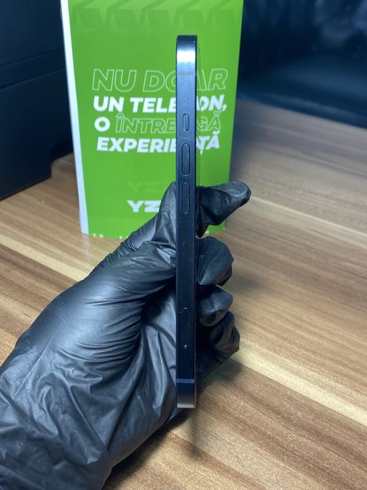 iPhone 13 • 128 GB • Midnight