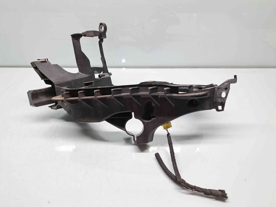 Suport far stanga Audi A4 (8K2, B8.5) Facelift [Fabr 2008-2015] 8K0805