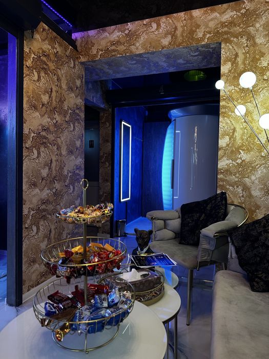 3 Aparate de bronzat :1 MegaSun Space 3000,2 Esprit 770