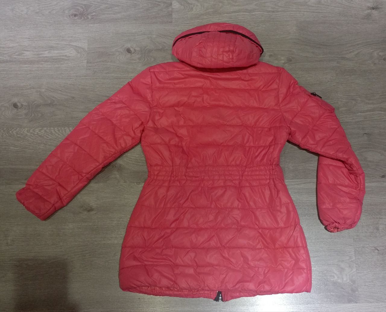 Продам женскую куртку