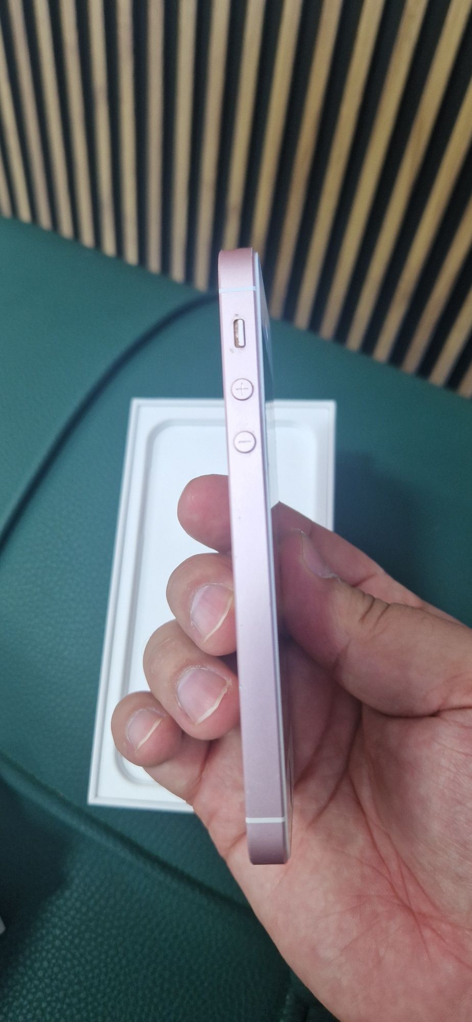 IPhone SE  32 GB