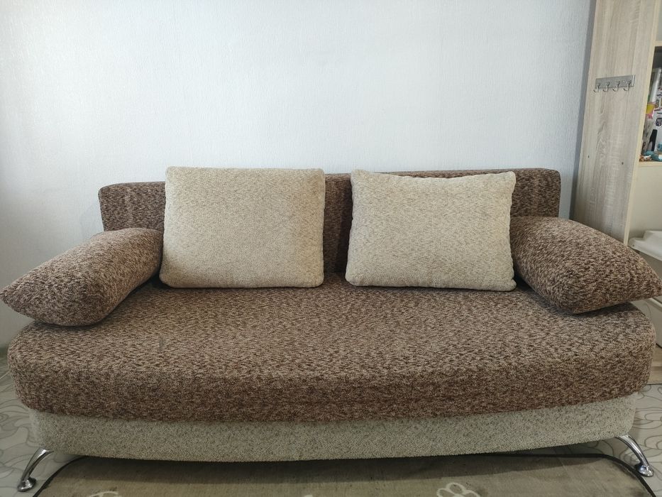 Продам диван в хорошем состоянии