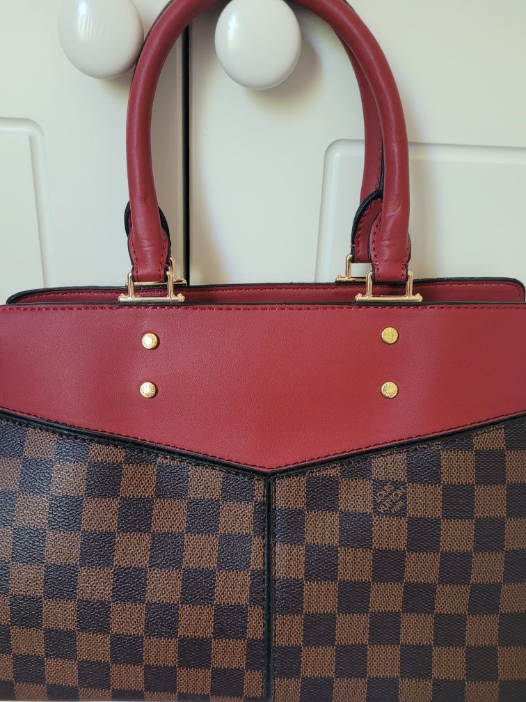Чанта Louise Vuitton кафяво с червено неизползвана
