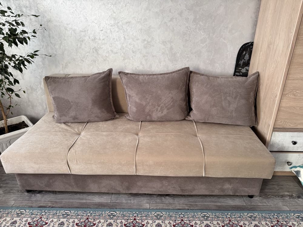 Продам диван в идеальном состояние