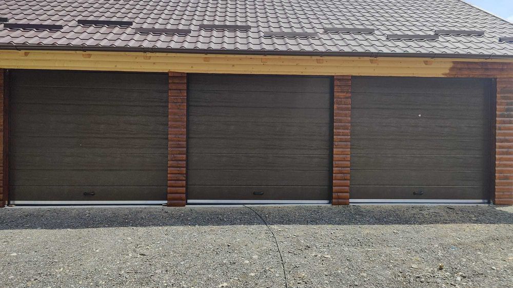 usi de garaj la comanda