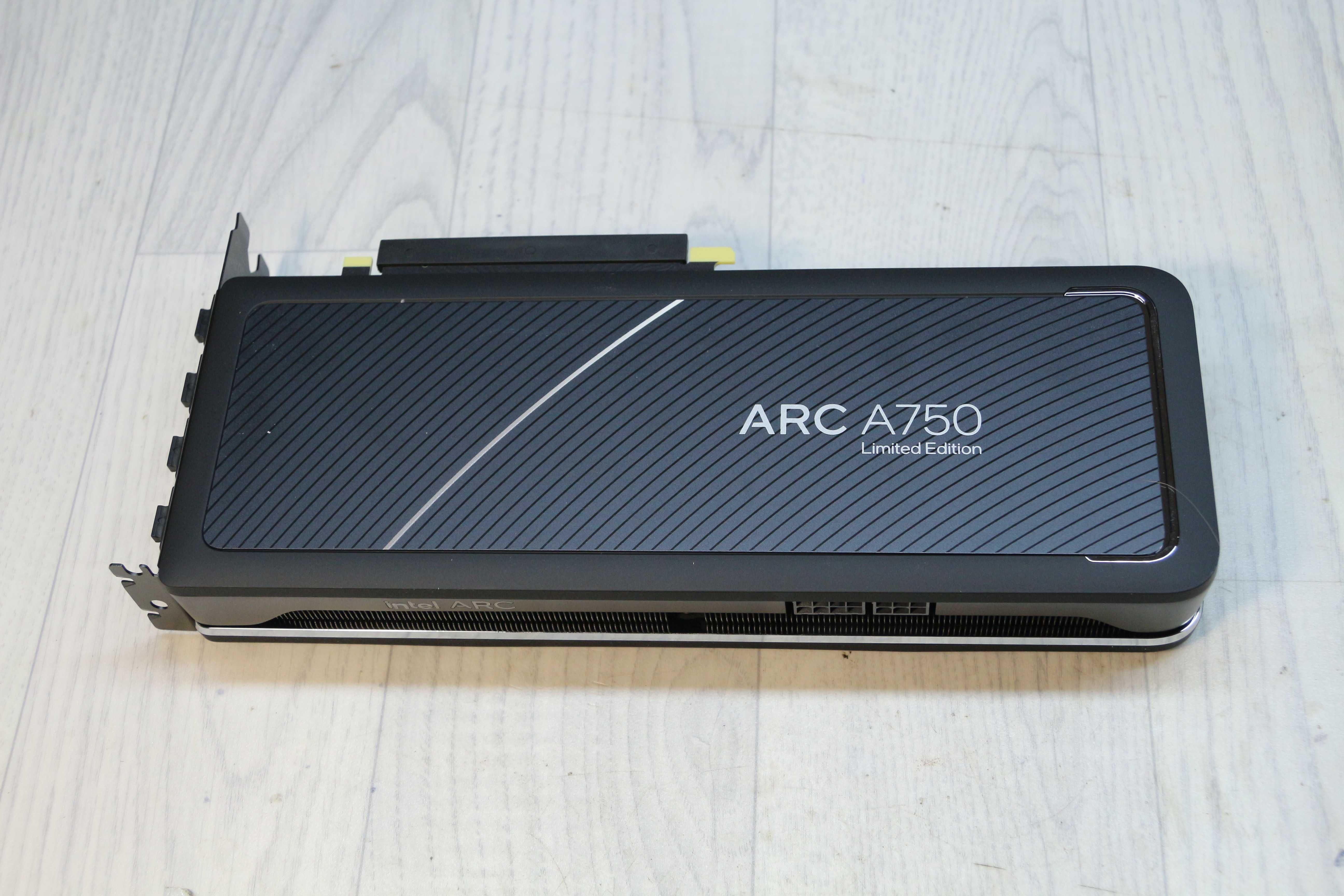 Видеокарта Intel ARC A750, 8GB GDDR6, 256-bit