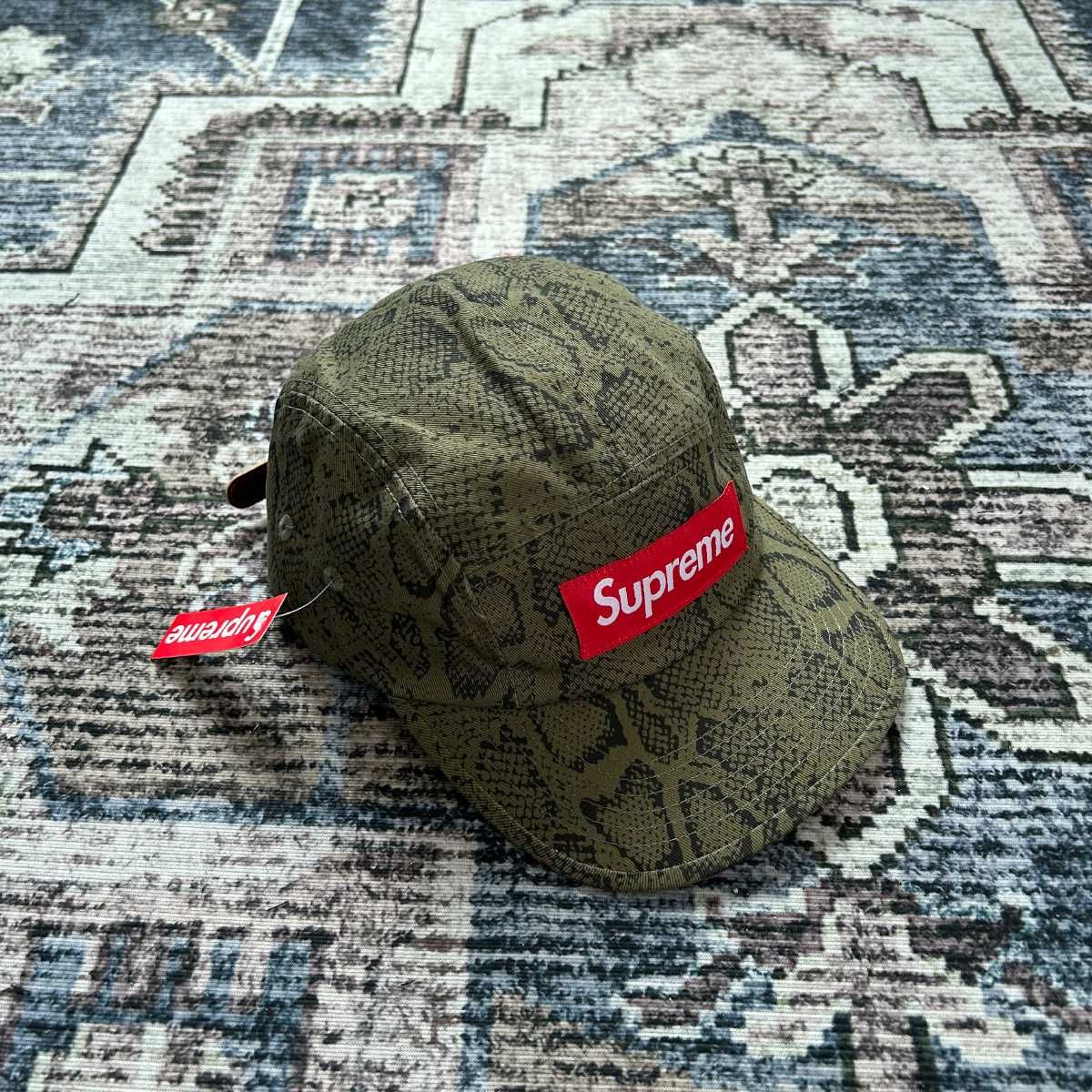 Лятна шапка Supreme