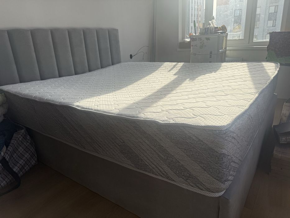 Продам двуспальную кровать