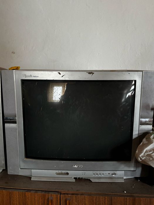 Продам б/у мебель и технику
